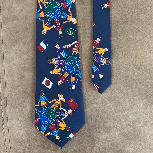 Save the Children Tie! - Picture 3 of 5